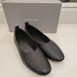 EUC Everlane Day Flat black